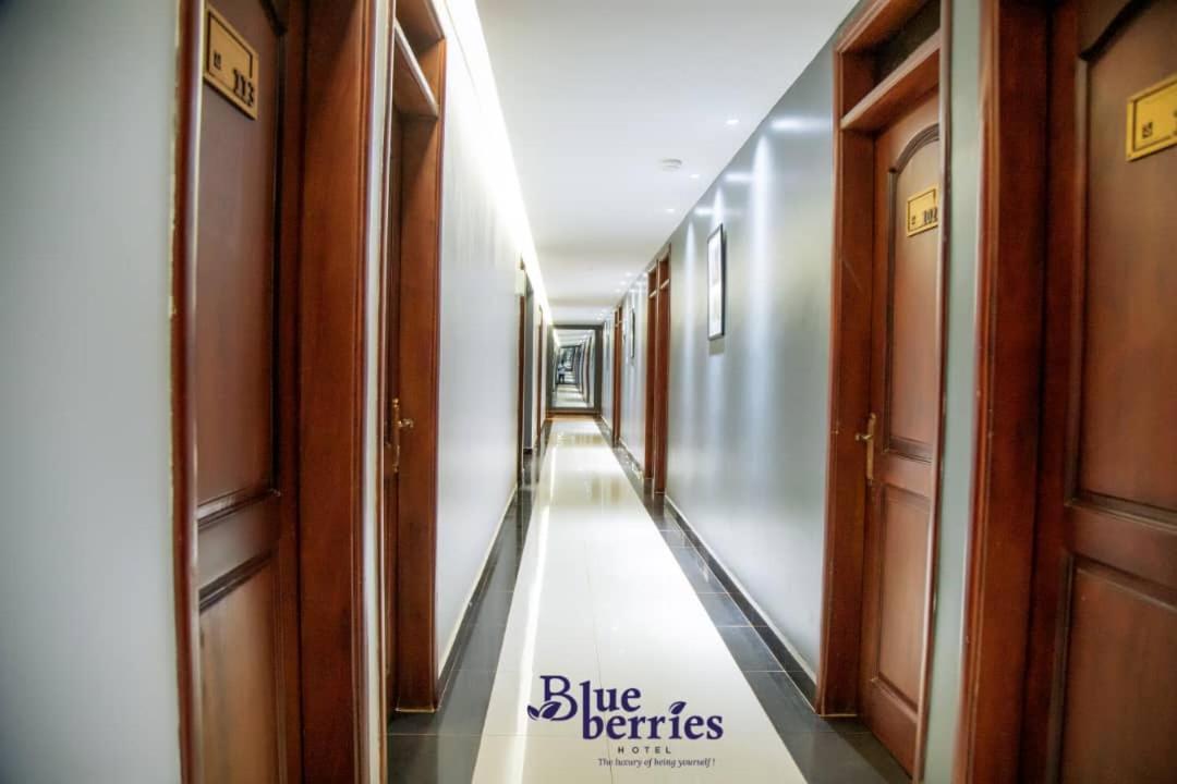 Blue Berries Hotel Энтеббе Экстерьер фото