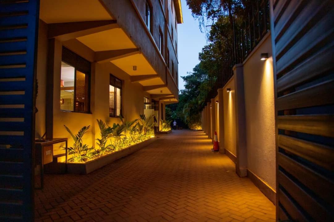 Blue Berries Hotel Энтеббе Экстерьер фото