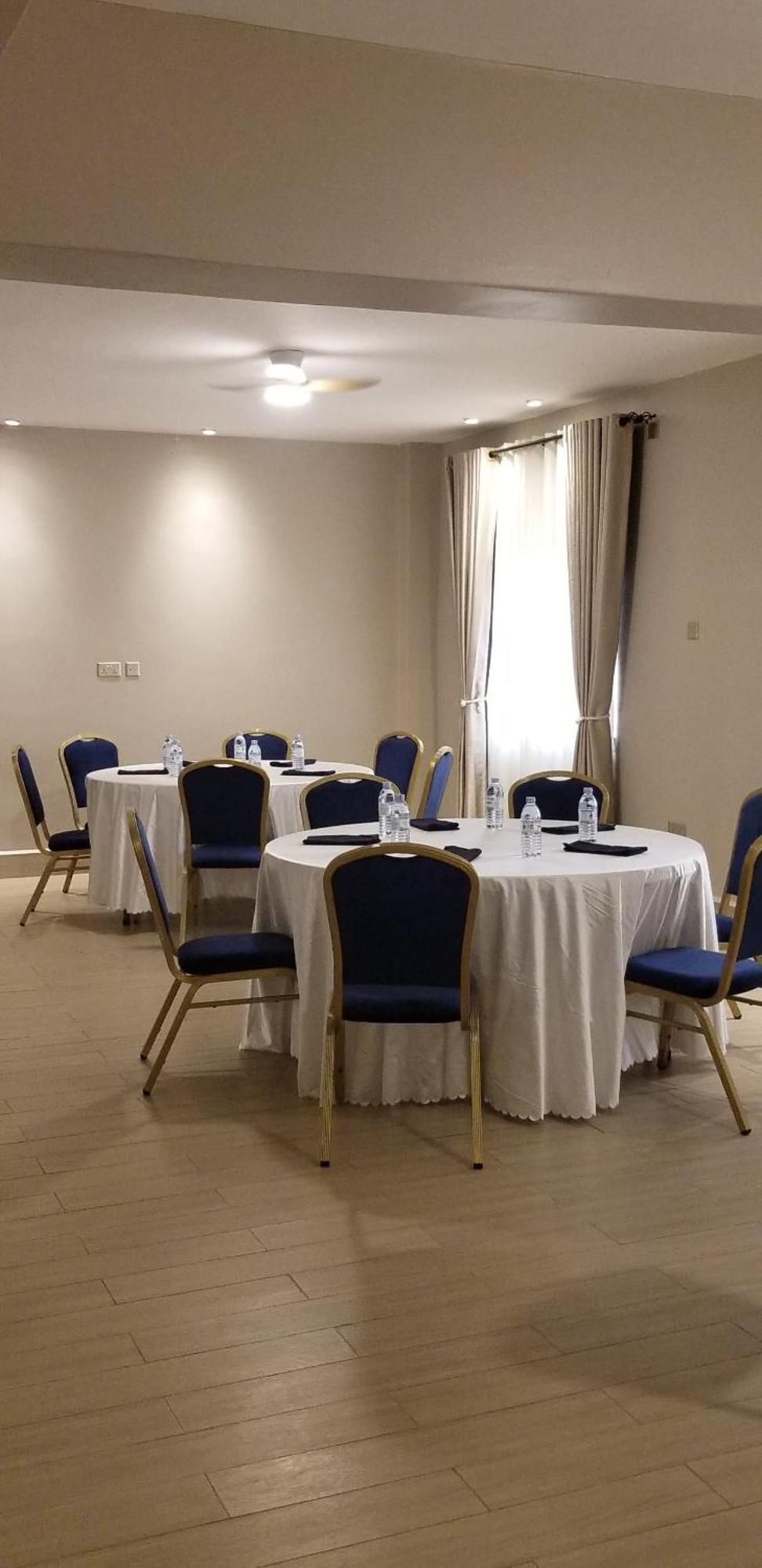 Blue Berries Hotel Энтеббе Экстерьер фото